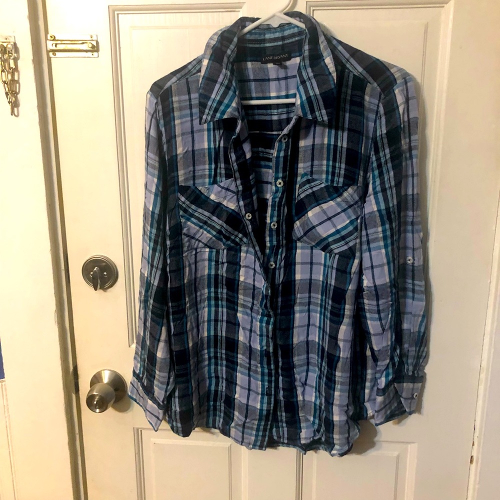 Lane Bryant button down shirt . Size 22 . Roll up sleeves with button .